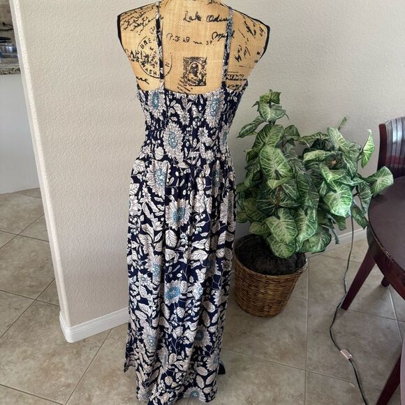 Boho Floral Maxi Dress - Navy & White - Picture 9 of 10